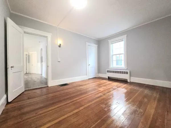 Salem, MA 01970,48 Prince Street #2