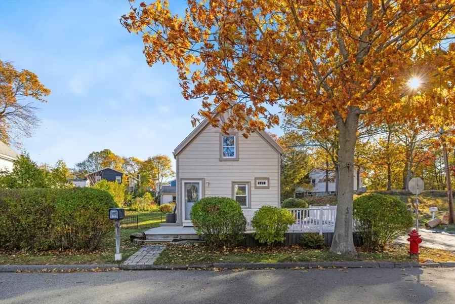 22 Laconia Ave, Saugus, MA 01906