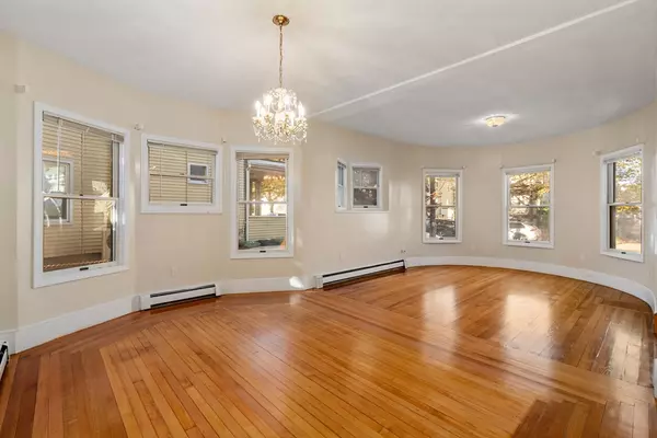 Watertown, MA 02472,76 Dexter Avenue #1