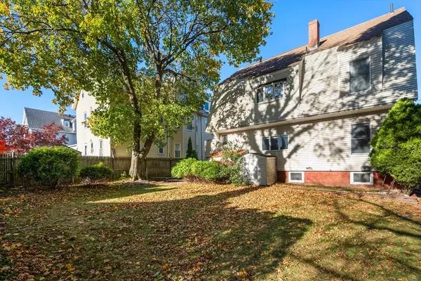 Watertown, MA 02472,76 Dexter Avenue #1