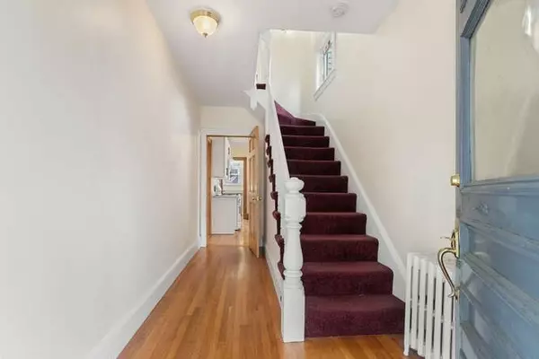 Wakefield, MA 01880,7 Perham St #1