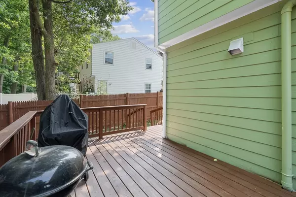 Worcester, MA 01603,68 Crest Circle