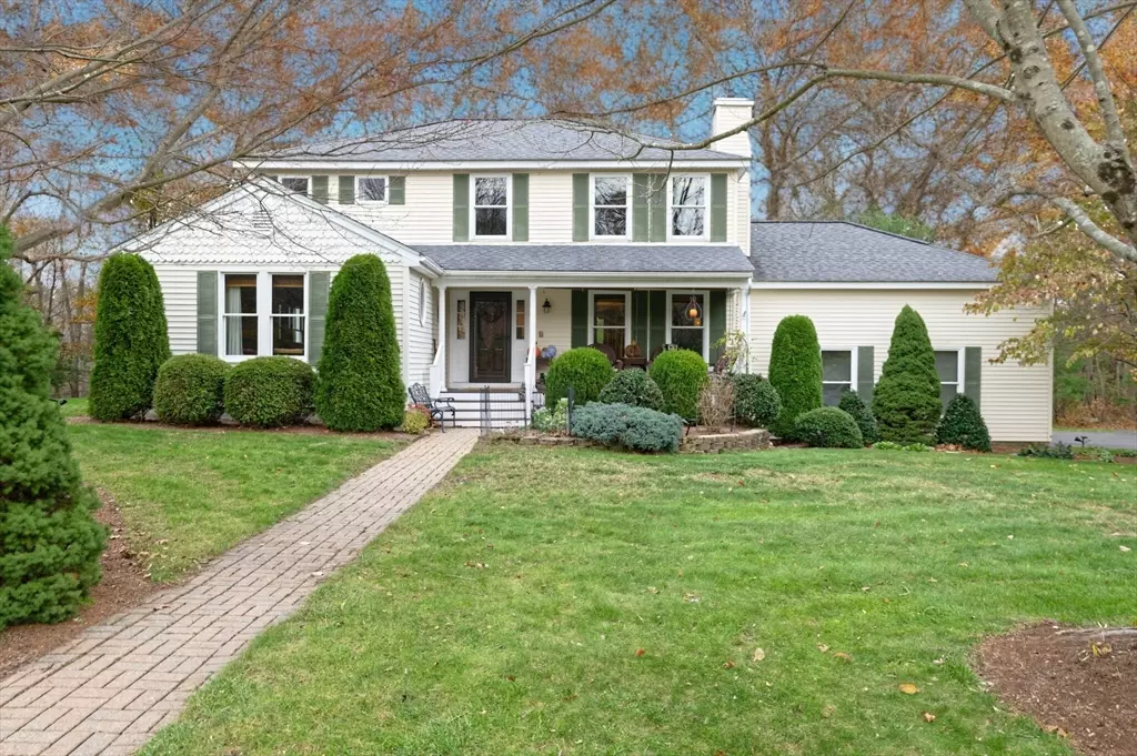 Medway, MA 02053,6 Rainbow Dr