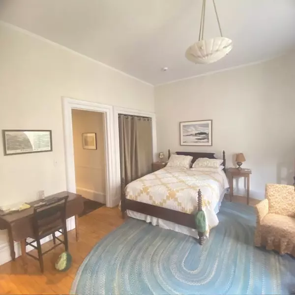 Boston, MA 02108,4 Walnut St. #3R