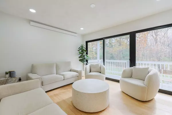 Chelmsford, MA 01824,6 Matthew Lane