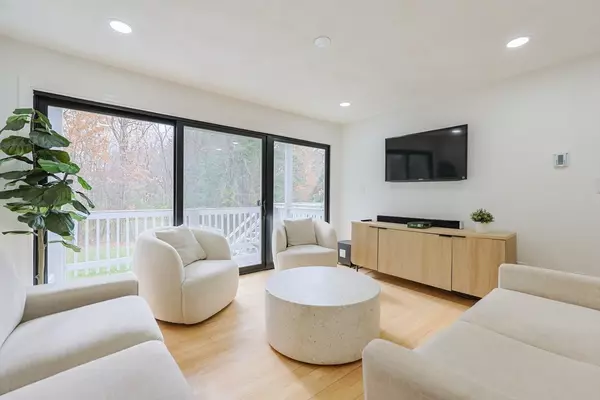 Chelmsford, MA 01824,6 Matthew Lane