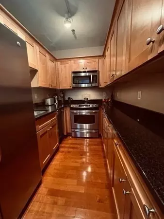 Boston, MA 02108,92 Beacon St #3