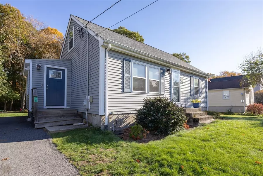 37 James St, North Attleboro, MA 02760