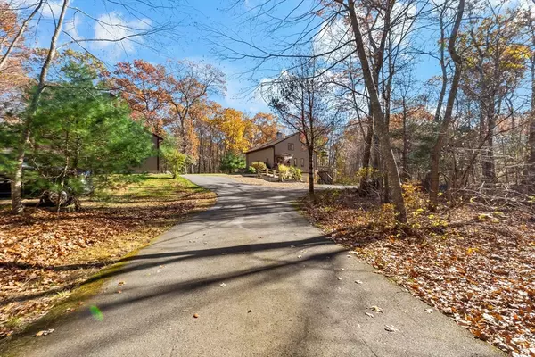 Rehoboth, MA 02769,15 Carpenter Street