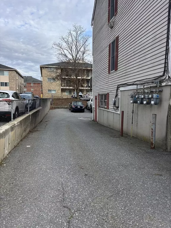 Lowell, MA 01851,86 Belmont Street #86