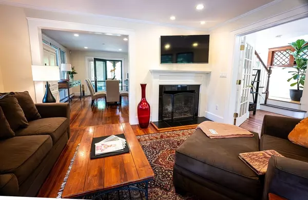 Nahant, MA 01908,4 Phillips Rd