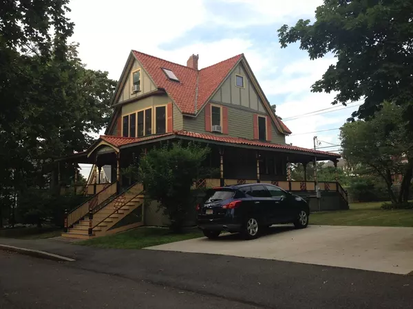 4 Phillips Rd, Nahant, MA 01908