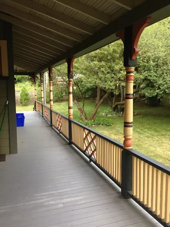 Nahant, MA 01908,4 Phillips Rd