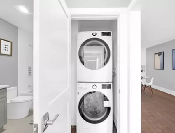 Boston, MA 02127,480 W Broadway #6