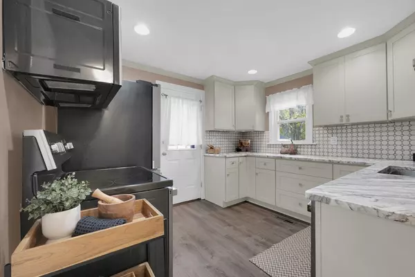 Auburn, MA 01501,6 Paul St