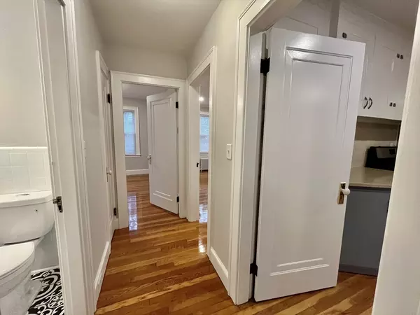 Quincy, MA 02169,94 Glendale Rd #1R