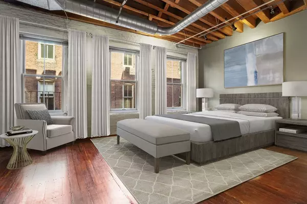 Boston, MA 02111,96 South St #3