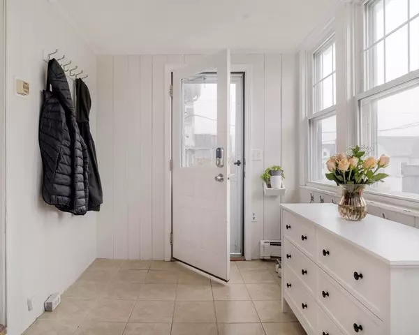 Winthrop, MA 02152,129 Strandway