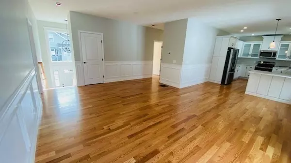 Worcester, MA 01604,2 Touraine St