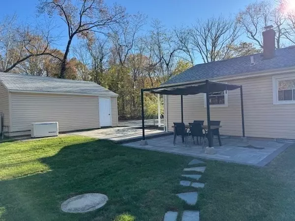 Swansea, MA 02777,24 Nod Road