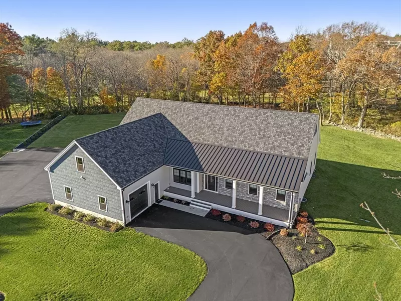 73 Raymond Ave, Raynham, MA 02767