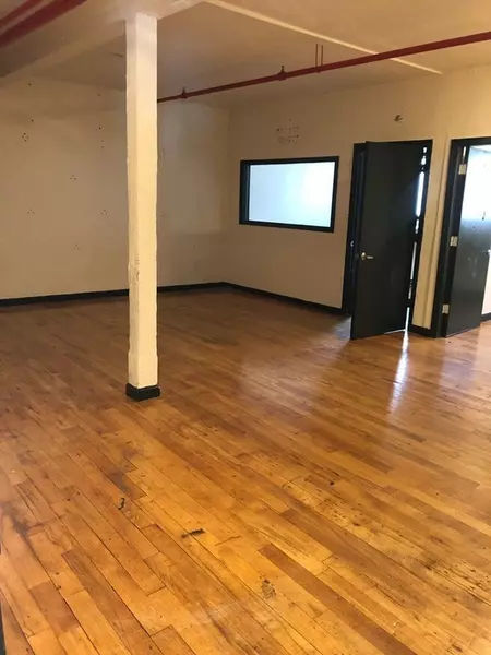 33 Dover St #220-221, Brockton, MA 02301