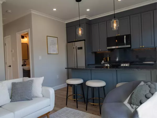 Fall River, MA 02720,93 Grove Street #1R