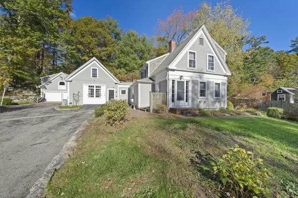 26 Church St, Norwell, MA 02061