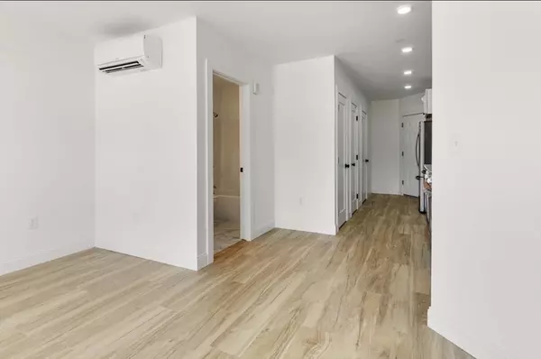 Beverly, MA 01915,8 Enon St #201