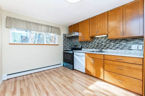 Weymouth, MA 02190,8 Woodcrest Ct #4