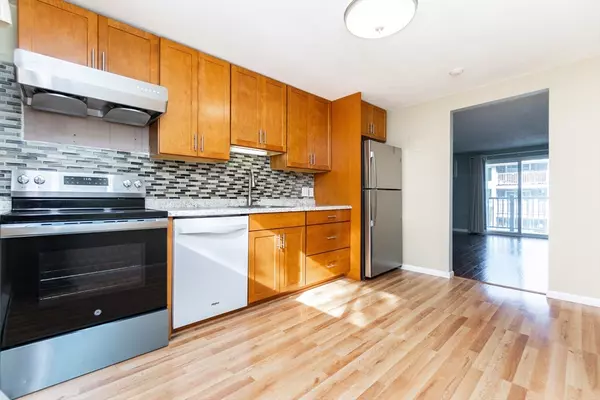 Weymouth, MA 02190,8 Woodcrest Ct #4