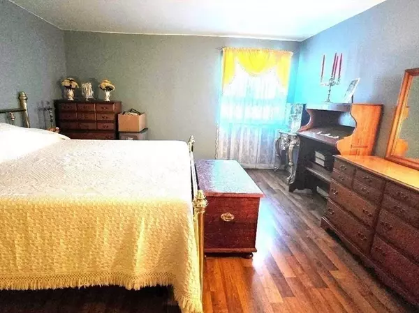 Fall River, MA 02720,4234 North Main St #103