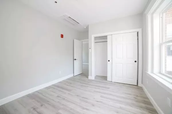 Shrewsbury, MA 01545,566-572 Main Street #205