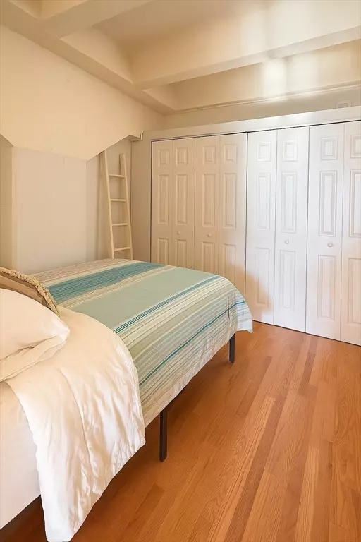 Boston, MA 02115,12 Stoneholm St #406