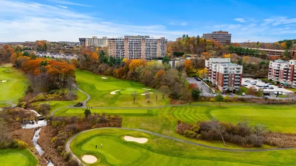 40 Village #1108, Middleton, MA 01949