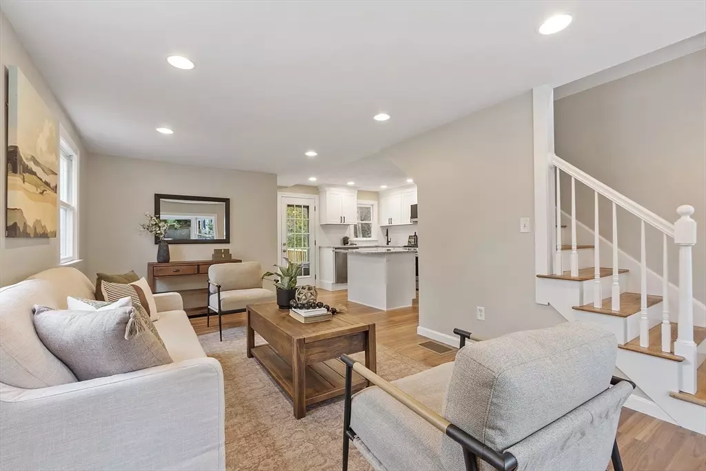 Clinton, MA 01510,23 Blossom Street