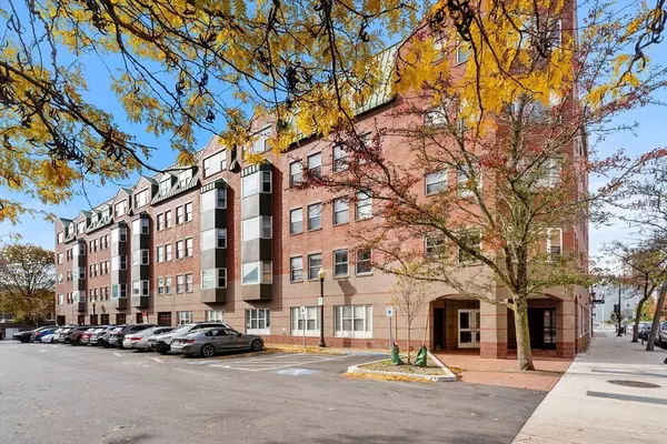 Salem, MA 01970,289 Essex Street #307