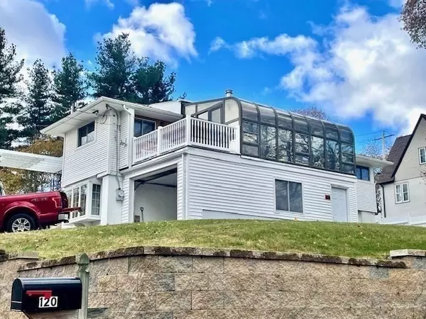 Worcester, MA 01605,9 Green Hill Ave