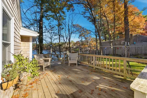 Halifax, MA 02338,44 Oak Pl