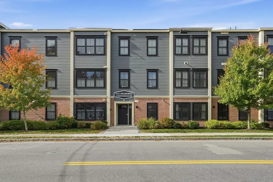 9 Independence Ave #105, Braintree, MA 02184