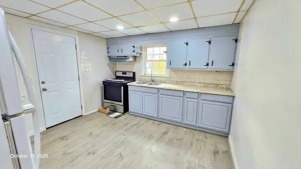 Lowell, MA 01851,138 W Forest St