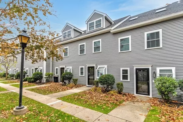 1200 Lagrange St #1206, Boston, MA 02132