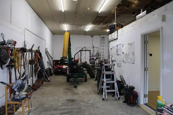 Dedham, MA 02026,1 Business #1