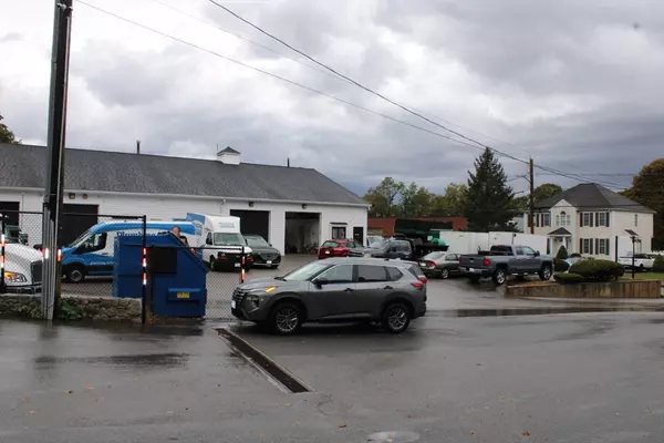 Dedham, MA 02026,1 Business #1