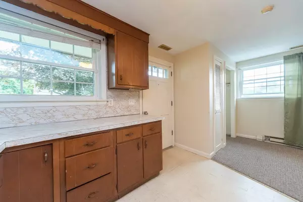 Clinton, MA 01510,18 Alexander #18