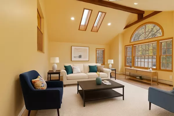 Bedford, MA 01730,22 Selfridge Rd