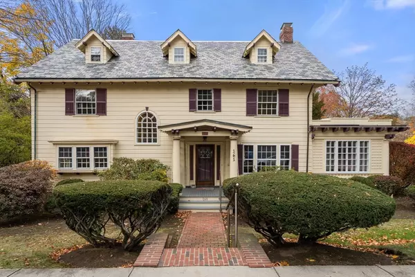 161 Clinton Rd, Brookline, MA 02445