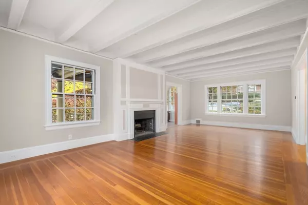 Brookline, MA 02445,161 Clinton Rd