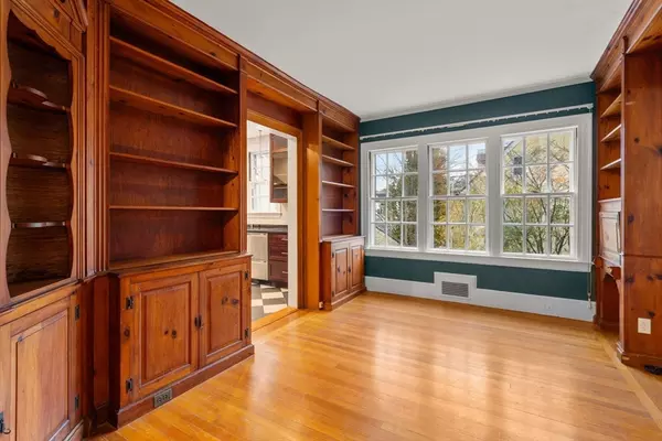 Brookline, MA 02445,161 Clinton Rd