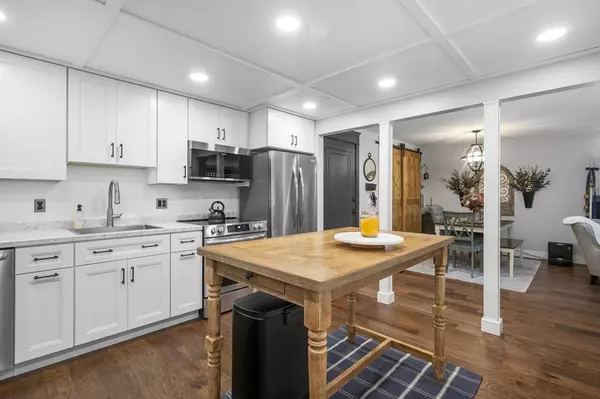 21 Shadowbrook Ln #13, Milford, MA 01757